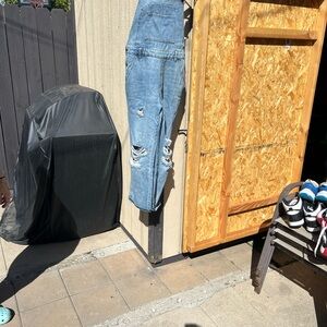 Women’s Blue Distressed Jeans